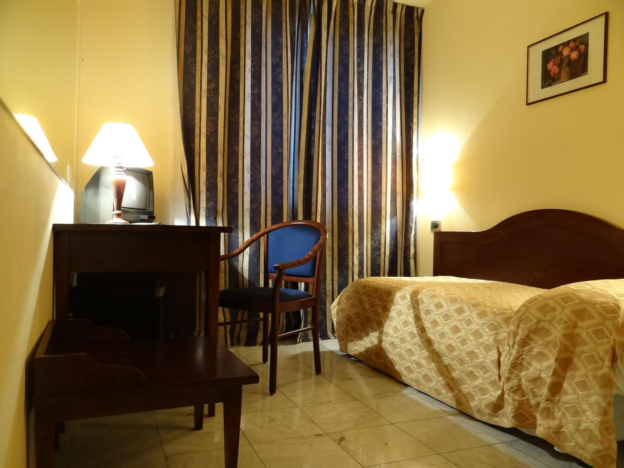 Hotel Albatros Calenzano Bagian luar foto