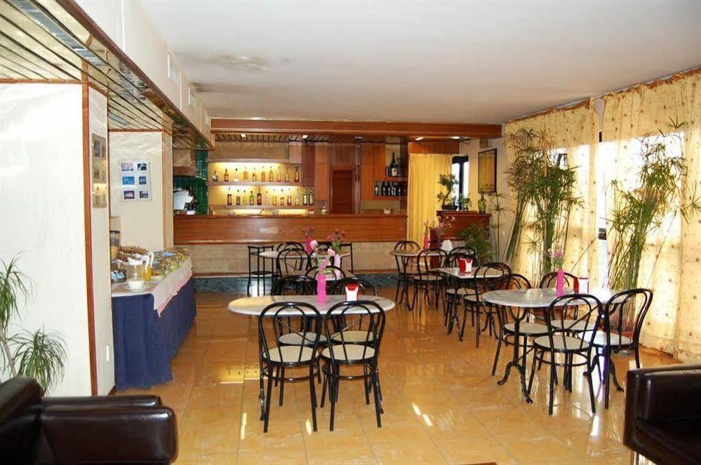Hotel Albatros Calenzano Bagian luar foto